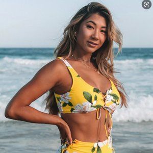 Cupshe bikini TOP - L - Yellow Floral - Lace up front